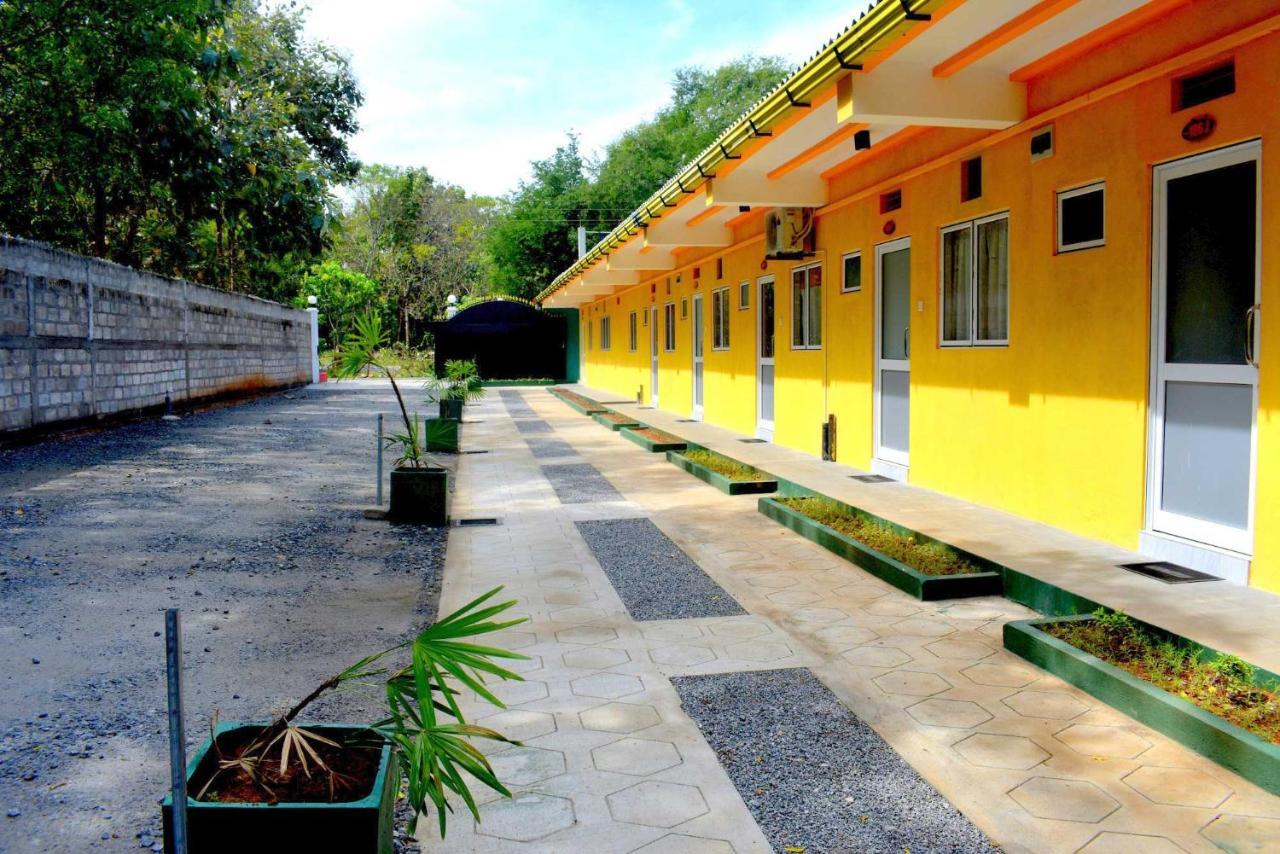 קטרגמה Sri Mayura Holiday Resort מראה חיצוני תמונה