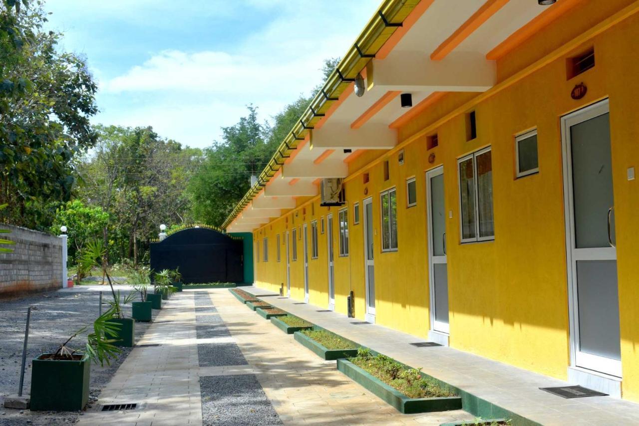 קטרגמה Sri Mayura Holiday Resort מראה חיצוני תמונה