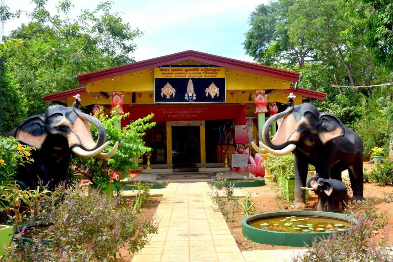 קטרגמה Sri Mayura Holiday Resort מראה חיצוני תמונה